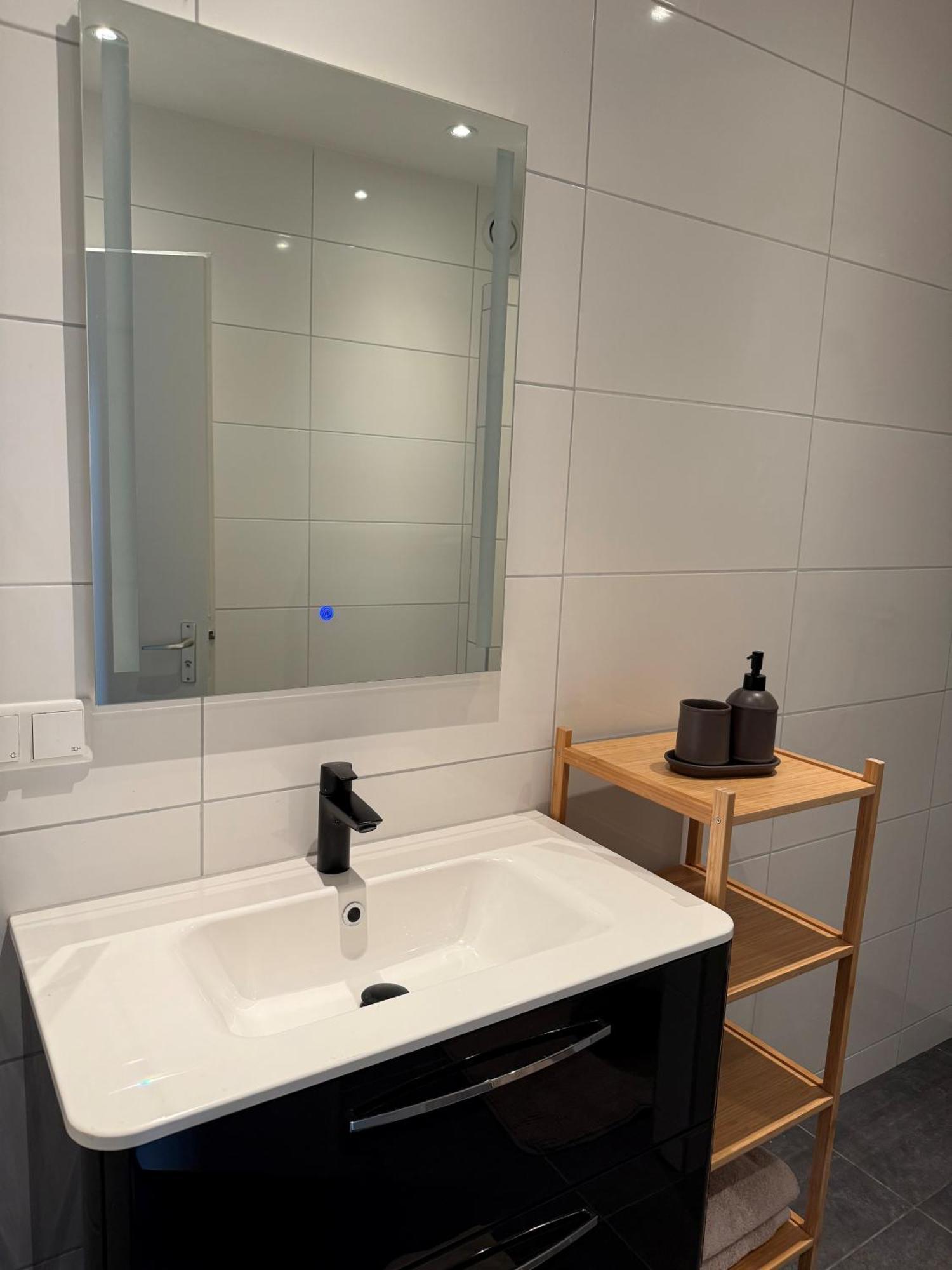 Bnb Bruxelles - Studios & Apartments Венло Экстерьер фото